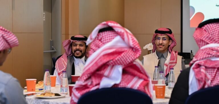 أول لقاء اجتماعي خلال 2026